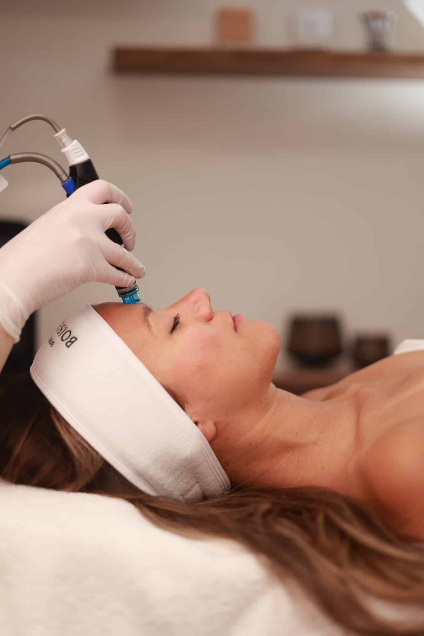 Soin Hydrafacial Signature